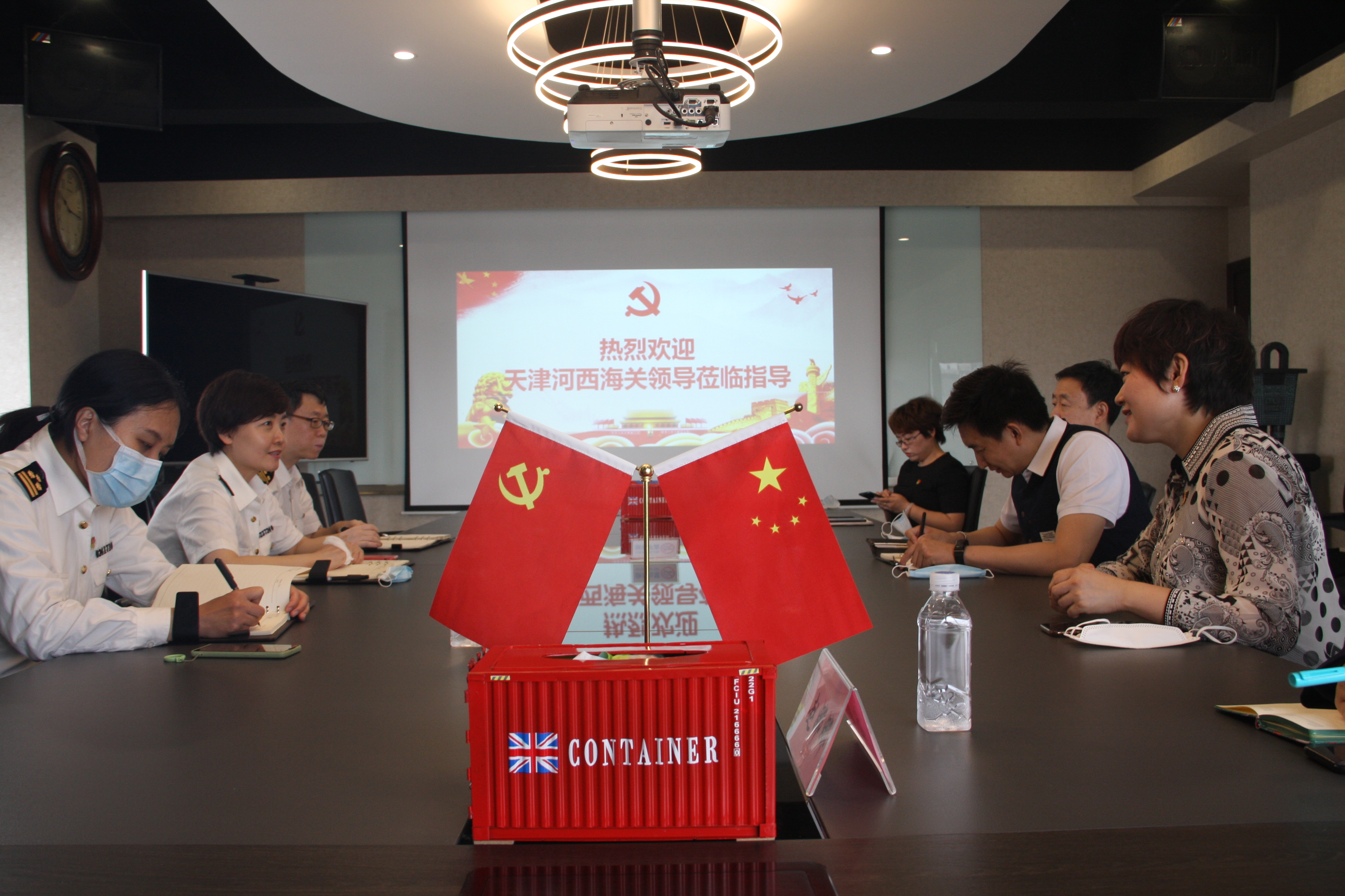 天津河西海關(guān)審批備案二科黨支部與永誠(chéng)世佳黨支部開(kāi)展支部共建活動(dòng)！