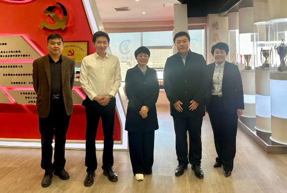 河?xùn)|區(qū)委社會(huì)工作部領(lǐng)導(dǎo)走訪春華街道商會(huì)會(huì)長(zhǎng)單位永誠(chéng)世佳